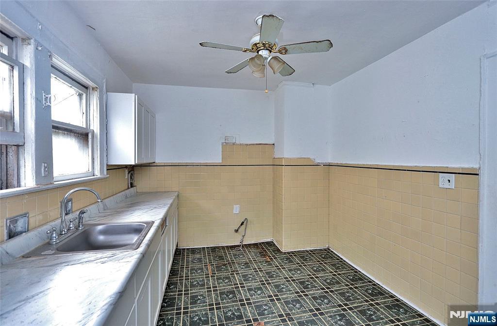 207-209 Hansbury Avenue