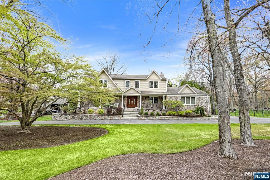 Property for Sale at 102 Woodcrest Drive, Woodcliff Lake, New Jersey - Bedrooms: 4 
Bathrooms: 4 
Rooms: 12  - $1,599,000