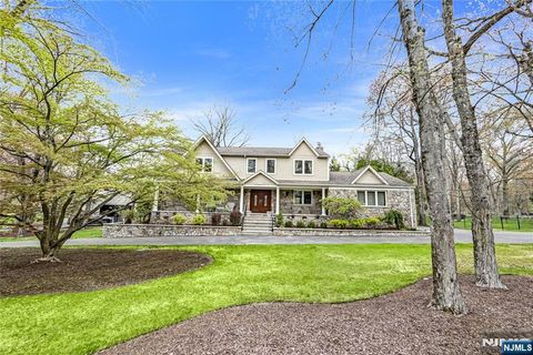 102 Woodcrest Drive, Woodcliff Lake, NJ 07677 - #: 25013394