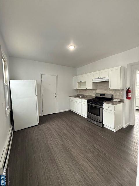 Photo of 810 3rd St #2nd Floor, Paterson, NJ 07522 (MLS # 26001154)