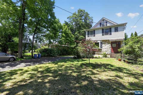 Photo of 25 Jefferson Avenue, Cresskill, NJ 07626 (MLS # 26025917)