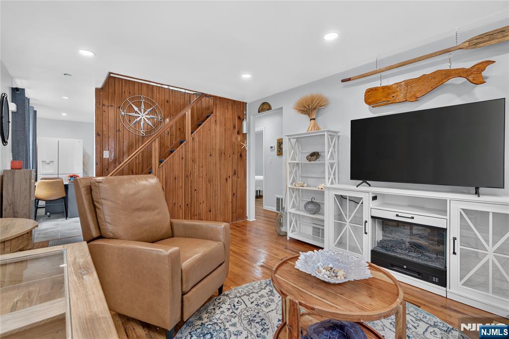 6 Elm Hill Road