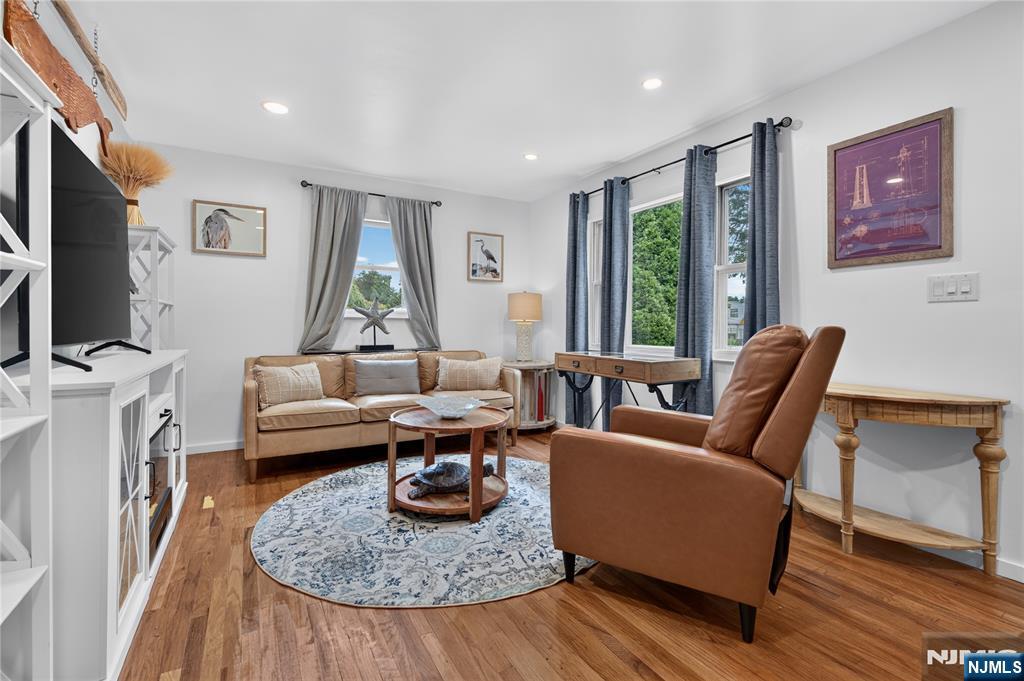 6 Elm Hill Road