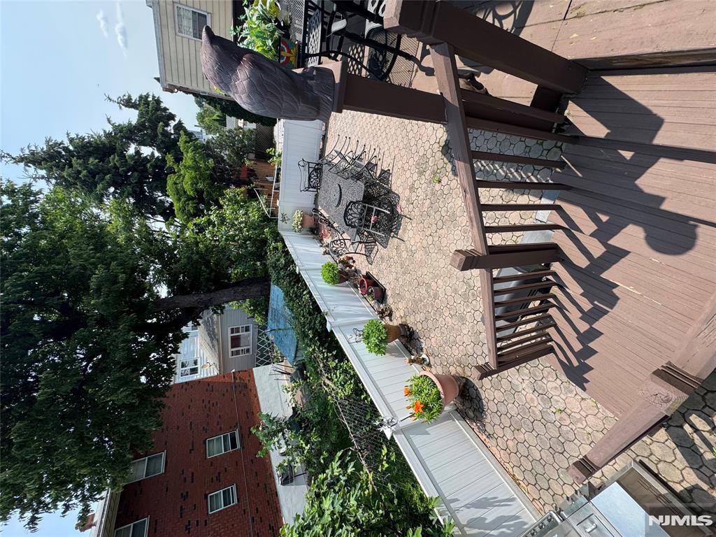 385A Roosevelt Street