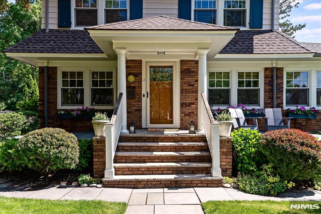 11 Windsor Place