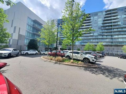 Photo of 320 Adolphus Avenue #914, Cliffside Park, NJ 07010 (MLS # 26010861)