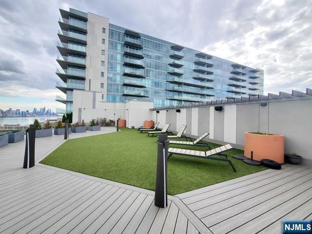 320 Adolphus Avenue 914