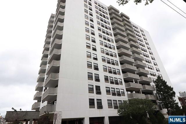 1600 Center Avenue 1E
