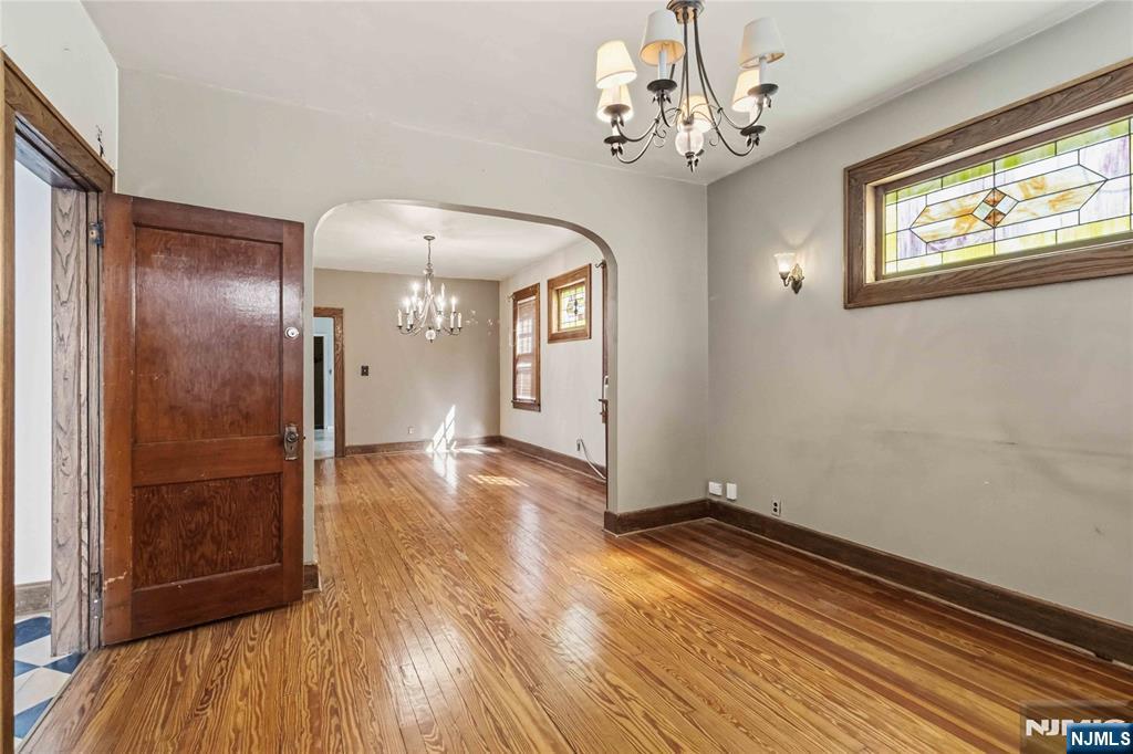 165-167 Dundee Avenue