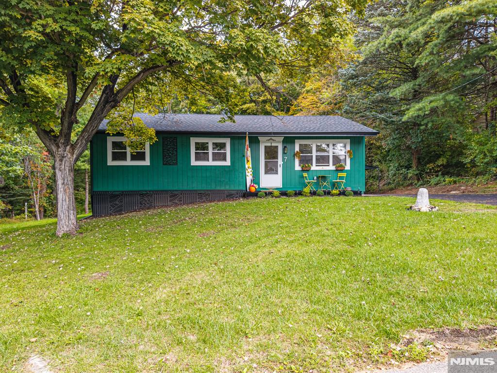 7 Fox Hill Drive