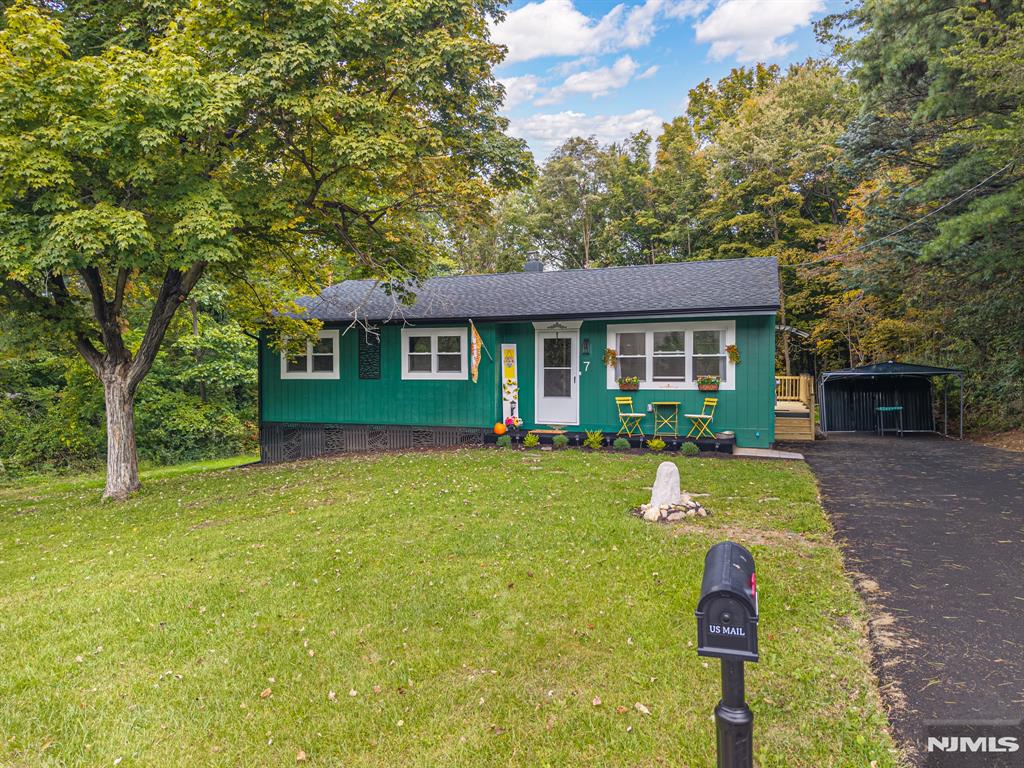 7 Fox Hill Drive
