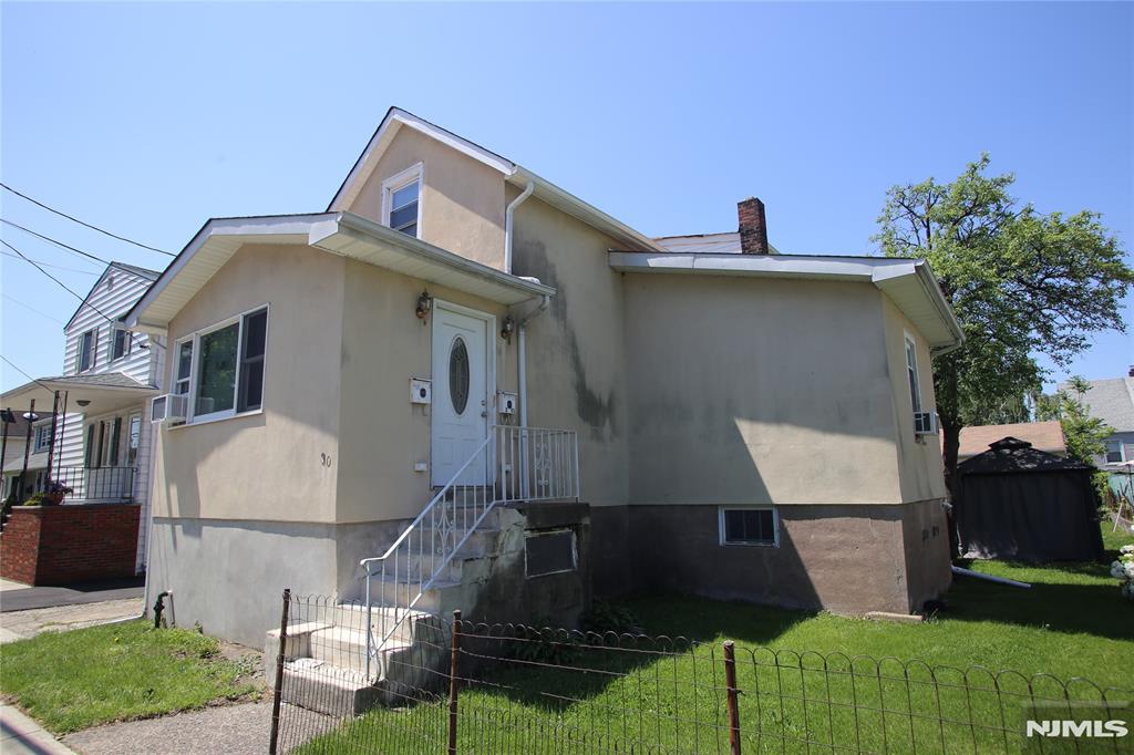 Rental Property at 30 Park Ave 2 Second F, Hawthorne, New Jersey - Bedrooms: 1 
Bathrooms: 1 
Rooms: 3  - $1,550 MO.