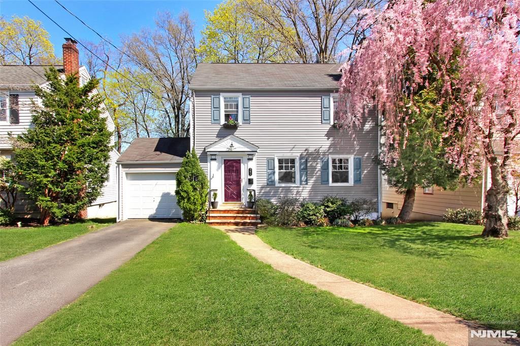 Photo of 341 Essex Avenue, Bloomfield, NJ 07003 (MLS # 26009444)