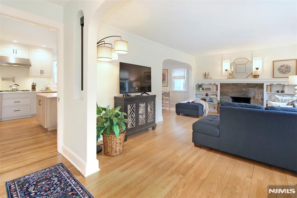 Photo of 341 Essex Avenue, Bloomfield, NJ 07003 (MLS # 26009444)