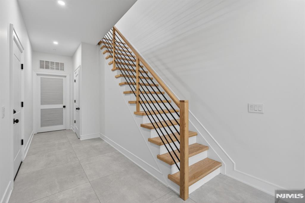 522 Valley Road 3