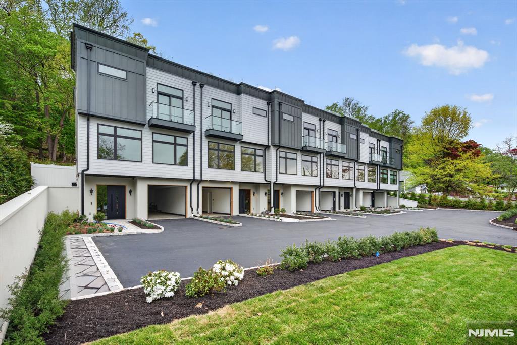 522 Valley Road 3