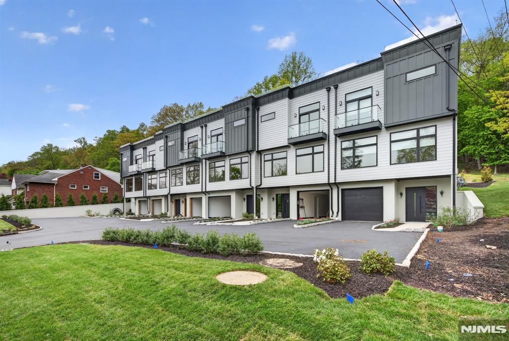 522 Valley Road 3