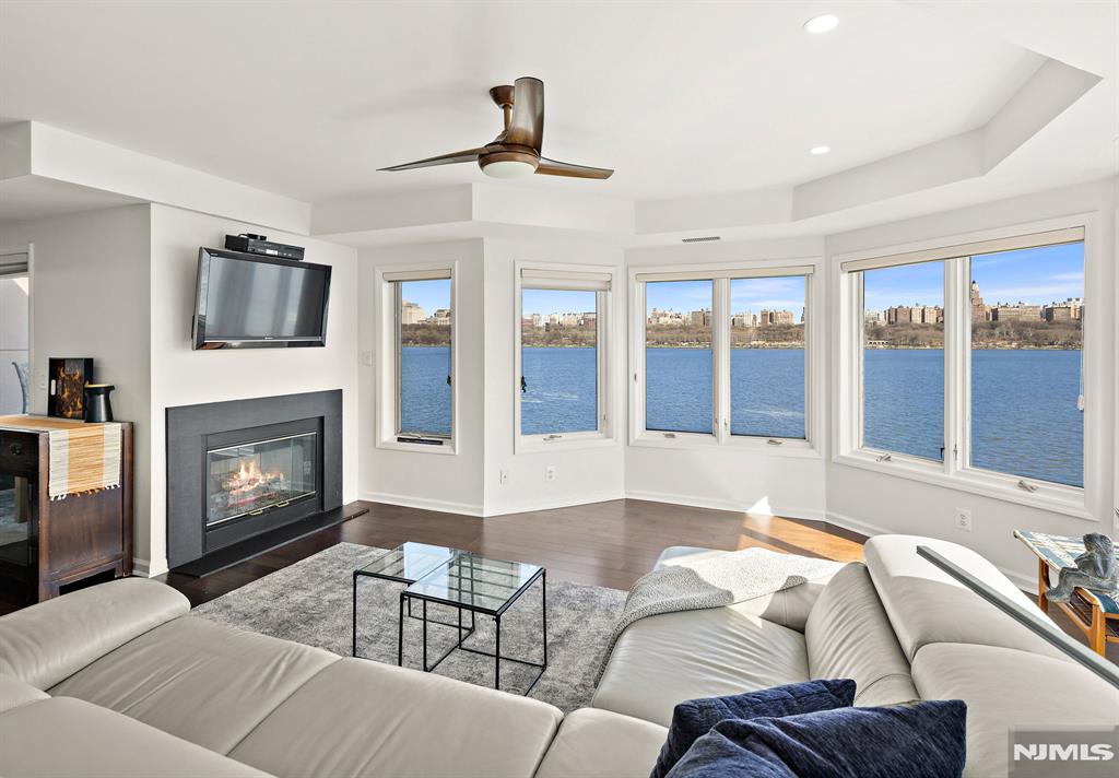 404 Jefferson Court PH4