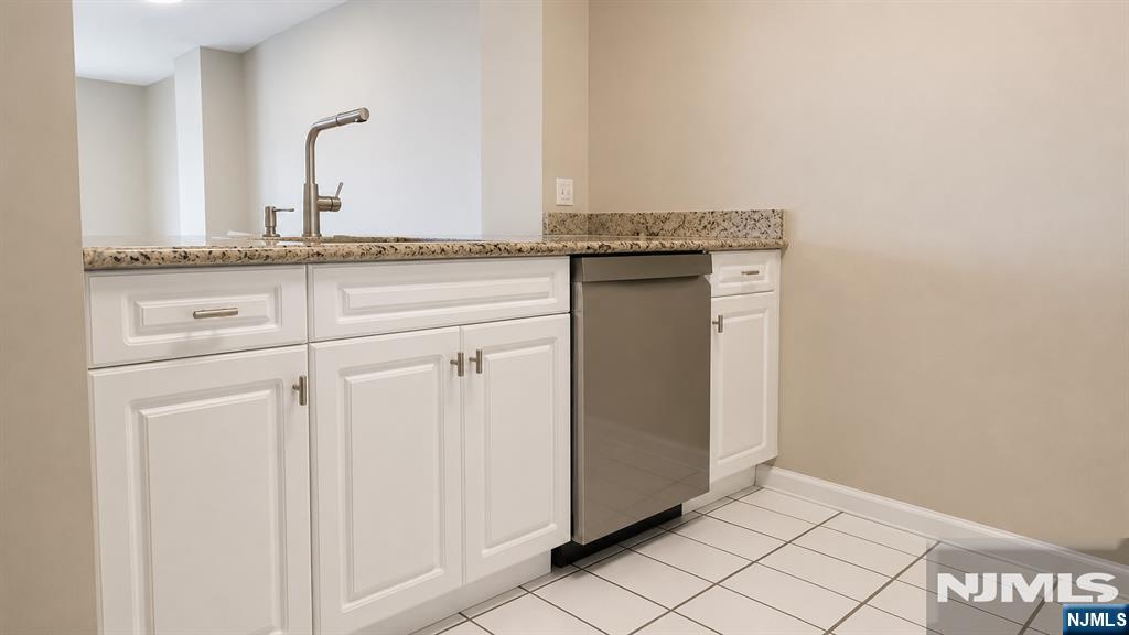 Homes for Sale in Northern NJ | ThisIsRiverEdge.com 100 Old Palisade Road 1813