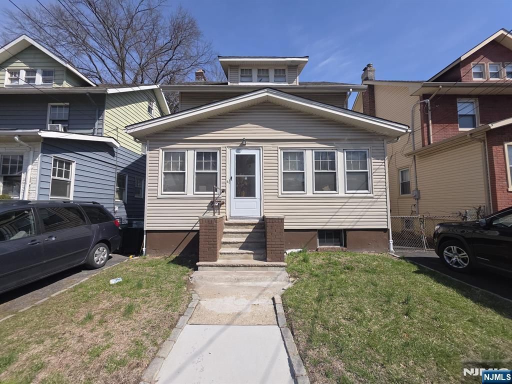 Photo of 10 Lafayette Place, Irvington, NJ 07111 (MLS # 26009898)