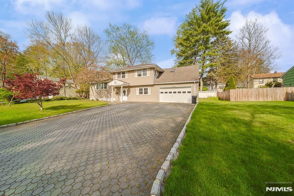Photo of 18 Carter Street, Norwood, NJ 07648 (MLS # 26015274)