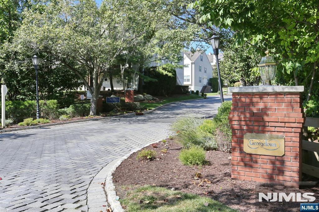 876 Somerset Court