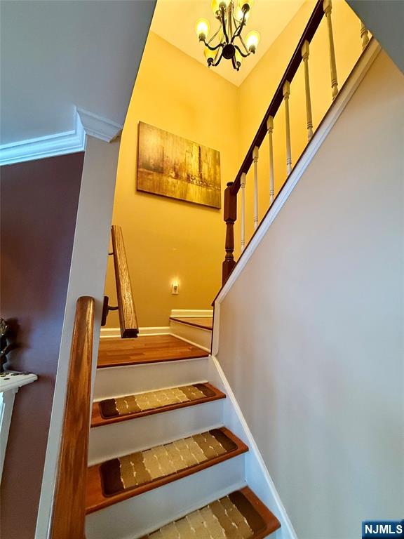 Mahwah, New Jersey 07430, United States, 2 Bedrooms Bedrooms, ,3 BathroomsBathrooms,Residential,Pending,181736