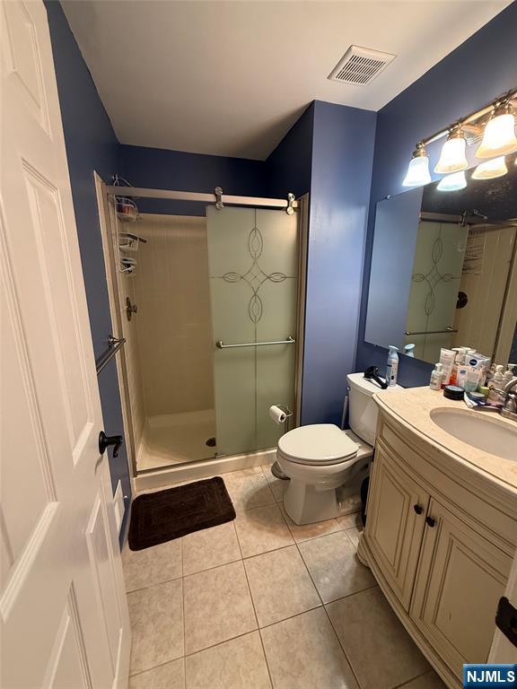 Mahwah, New Jersey 07430, United States, 2 Bedrooms Bedrooms, ,3 BathroomsBathrooms,Residential,Pending,181736