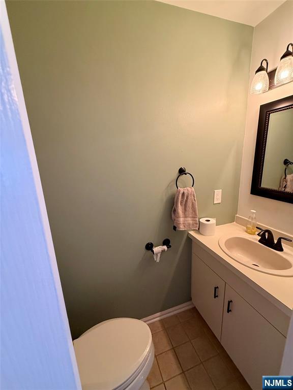 Mahwah, New Jersey 07430, United States, 2 Bedrooms Bedrooms, ,3 BathroomsBathrooms,Residential,Pending,181736