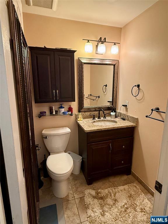 Mahwah, New Jersey 07430, United States, 2 Bedrooms Bedrooms, ,3 BathroomsBathrooms,Residential,Pending,181736