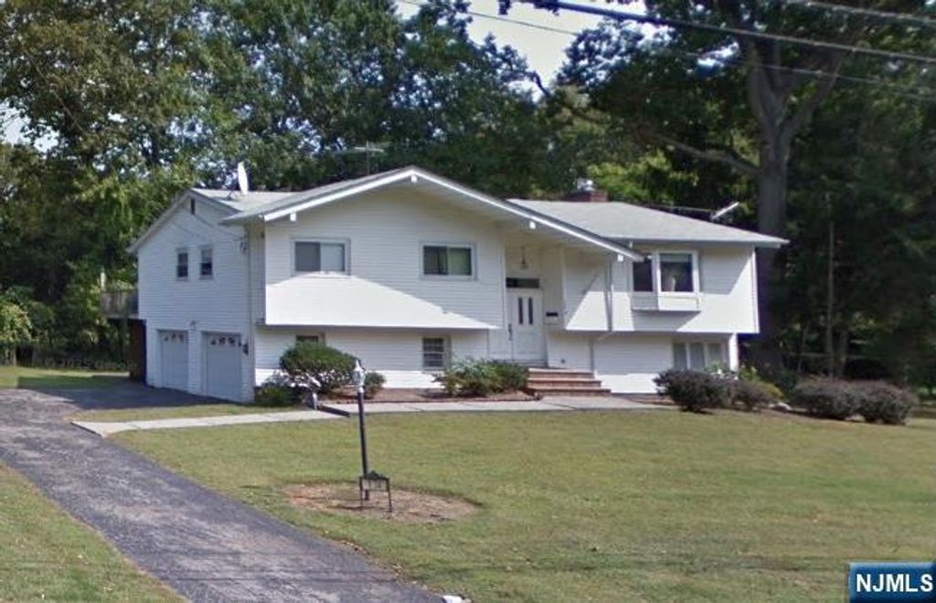 Photo of 174 Richard Avenue, River Vale, NJ 07675 (MLS # 26012152)