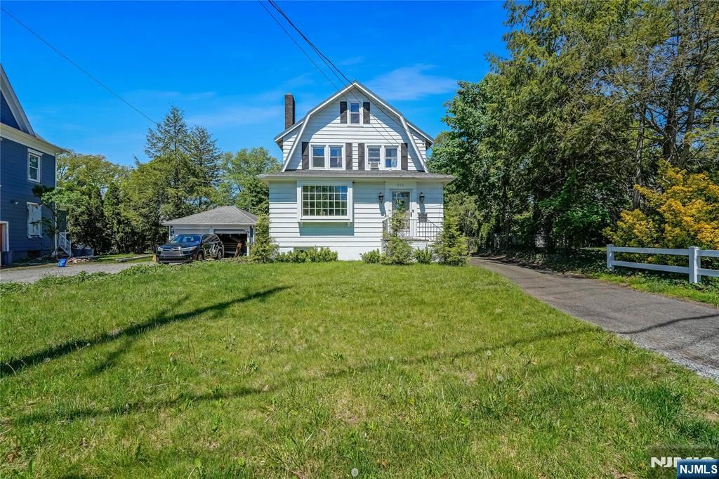 Photo of 776 Maple Avenue, Glen Rock, NJ 07452 (MLS # 26017124)