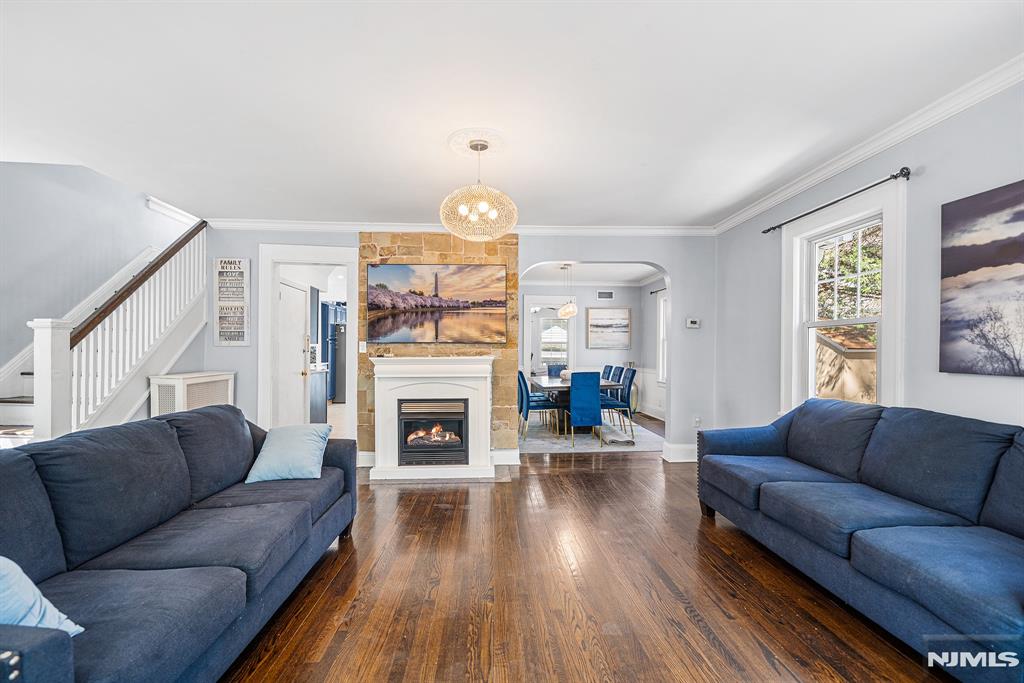 253 Maplewood Avenue