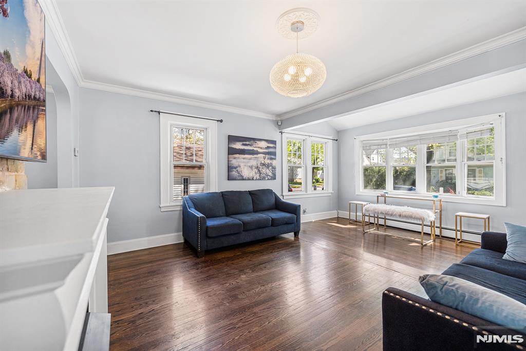 253 Maplewood Avenue