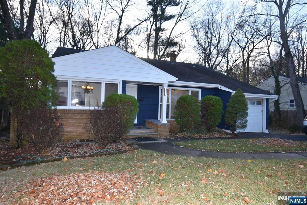 Property for Sale at 115 Valley Road, River Edge, New Jersey - Bedrooms: 3 
Bathrooms: 3 
Rooms: 8  - $685,000