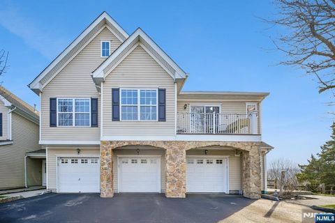 37 Mountainside Drive Pompton Lakes NJ 07442