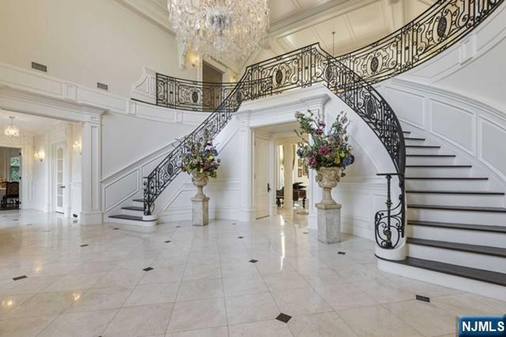 Photo of 51 Chestnut Ridge Road, Saddle River, NJ 07458 (MLS # 24030293)