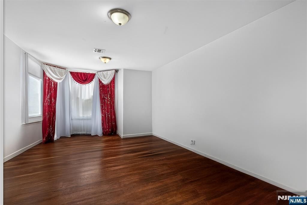 Photo of 497 7th Avenue, Newark, NJ 07107 (MLS # 26006540)