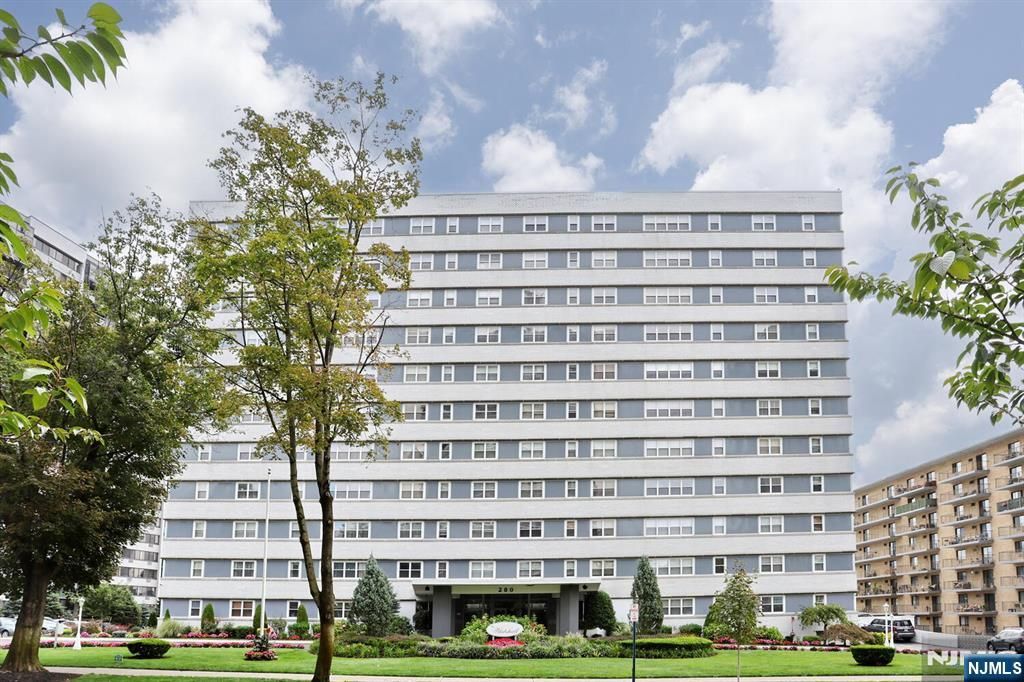 Photo of 280 Prospect Avenue #5F, Hackensack, NJ 07601 (MLS # 25032000)