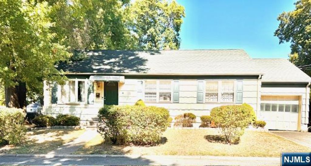 Photo of 41 Monument Place, Cresskill, NJ 07626 (MLS # 25035047)
