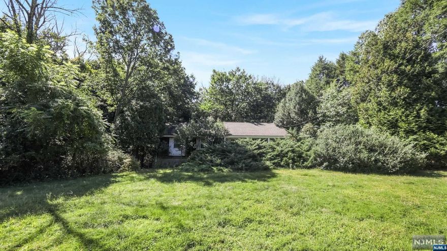 CALLING ALL BUILDERS!!! AS-IS Sale. Great opportunity to make this your own. SUBJECT TO COURT APPROVAL FOR MORE INFORMATION PLEASE REACH OUT TO LISTING AGENT(S) Privately Owned! Buyer(s) responsible for all CO / Town requirements, etc