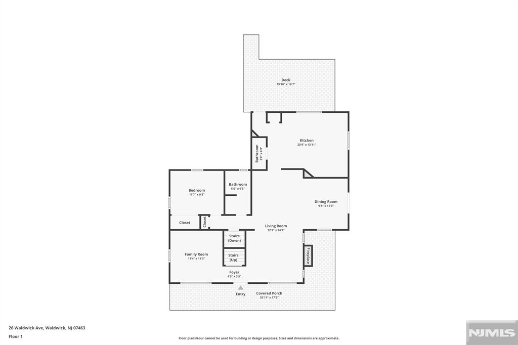 Main image without alt text