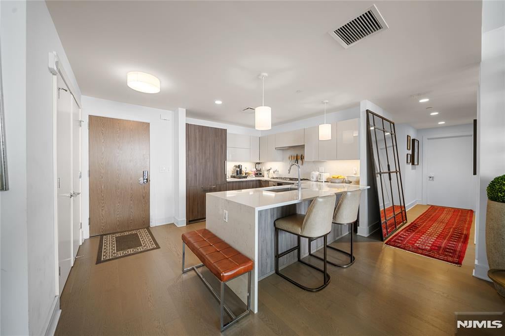 9 Ave At Port Imperial 414