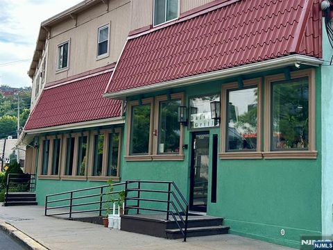 200 Old River Road Edgewater NJ 07020