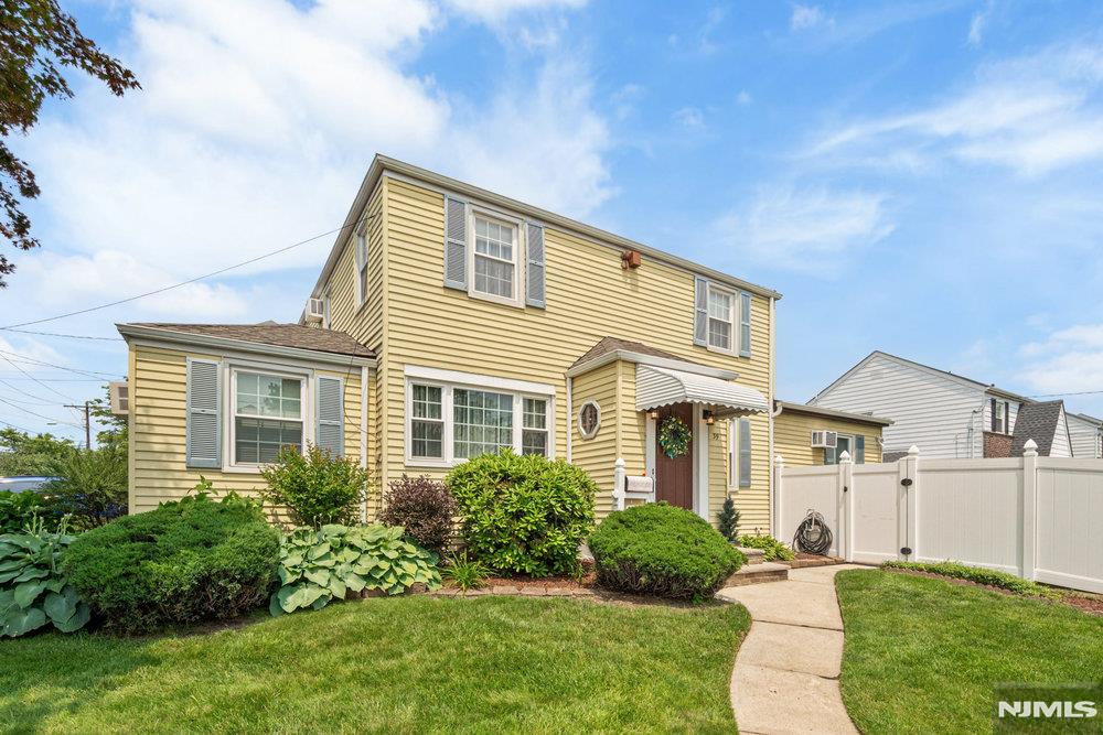 54 Canterbury Avenue