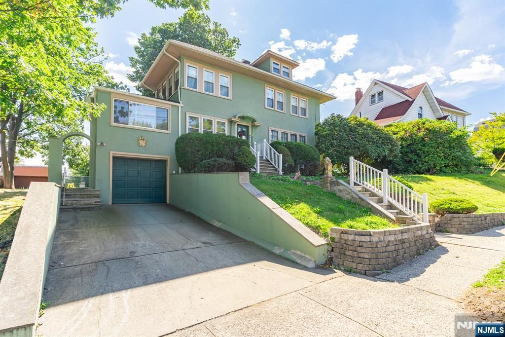 Photo of 279 Joralemon Street, Belleville, NJ 07109 (MLS # 25031209)