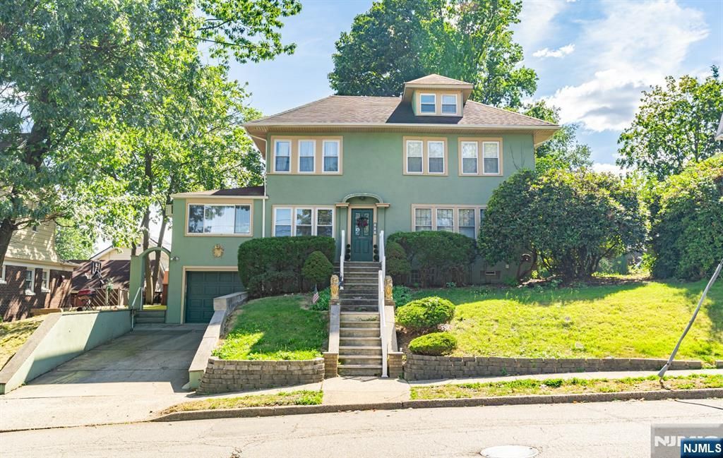 Photo of 279 Joralemon Street, Belleville, NJ 07109 (MLS # 25031209)
