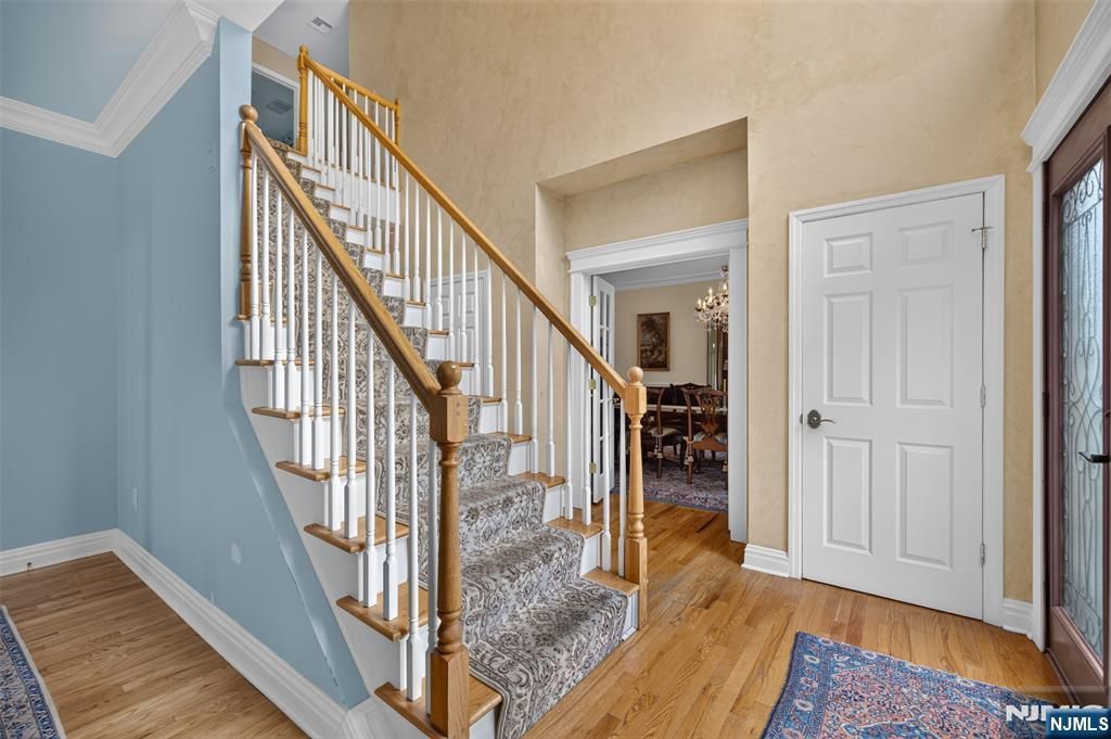 Photo of 33 Crestwood Drive, Glen Rock, NJ 07452 (MLS # 26026287)