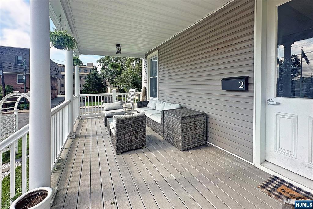 2 Hillside Avenue