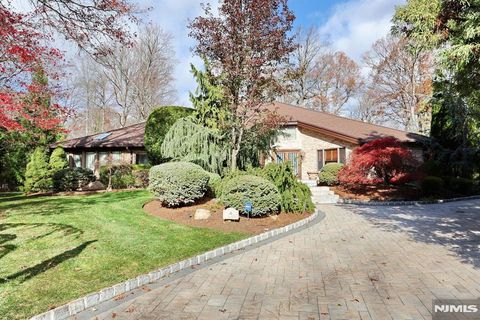 4 Summertree Way Montvale NJ 07645